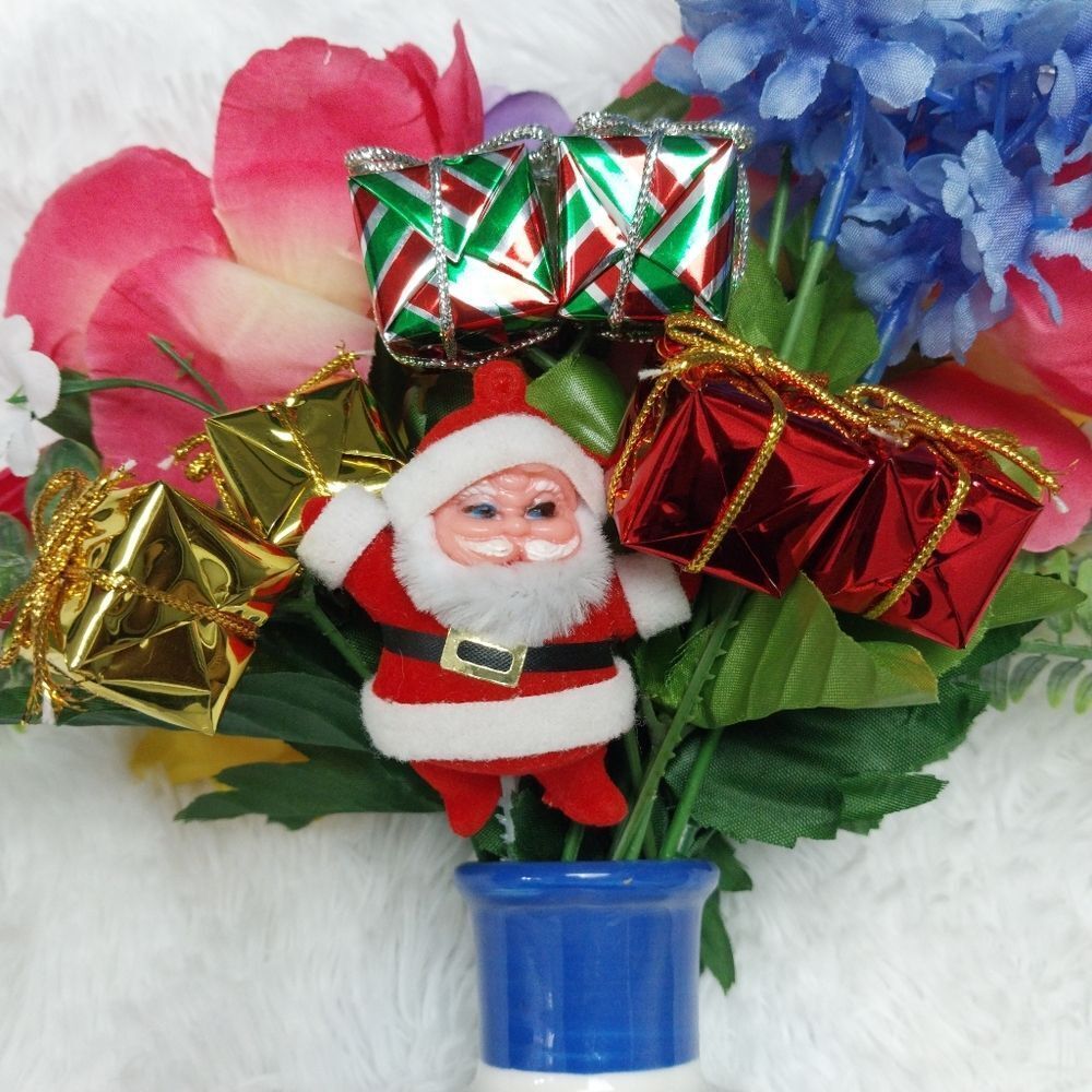 Vintage 1960s Kitschy Flocked Santa & Christmas Gift Box Floral Picks